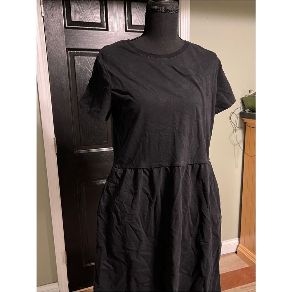 1901 Black Crewneck Short Sleeve Top